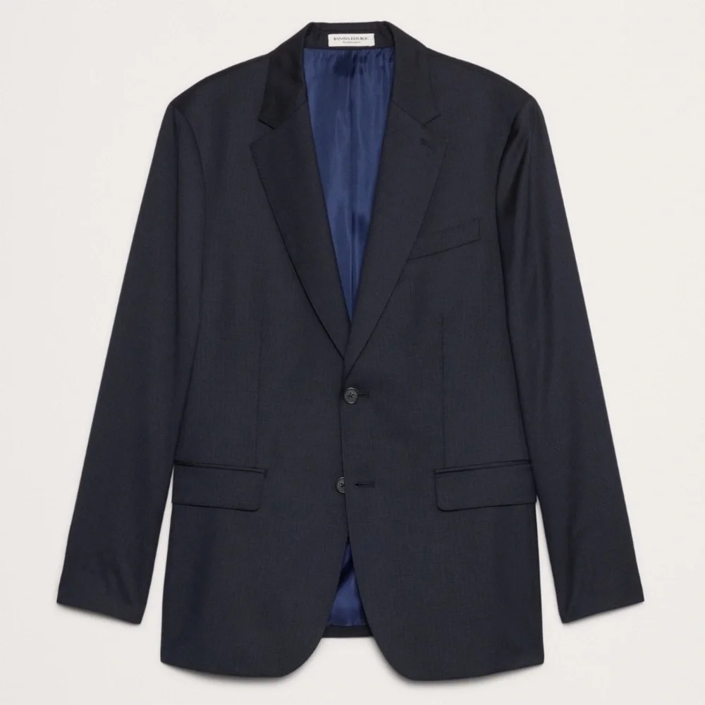 Banana Republic top tier